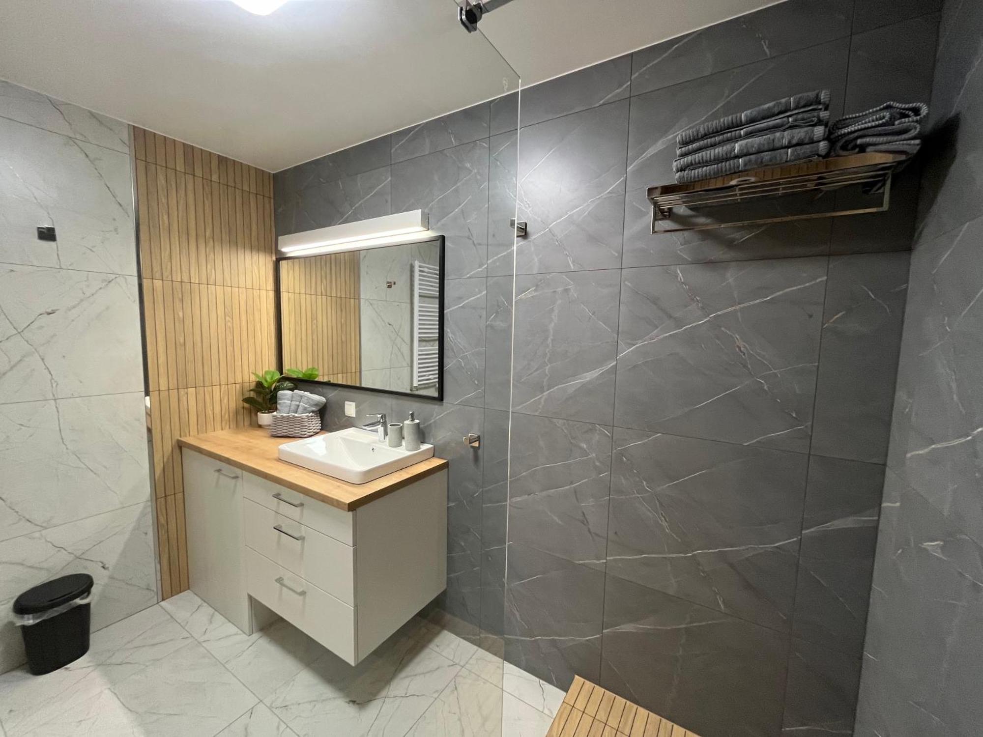 45 Apartment Breslau